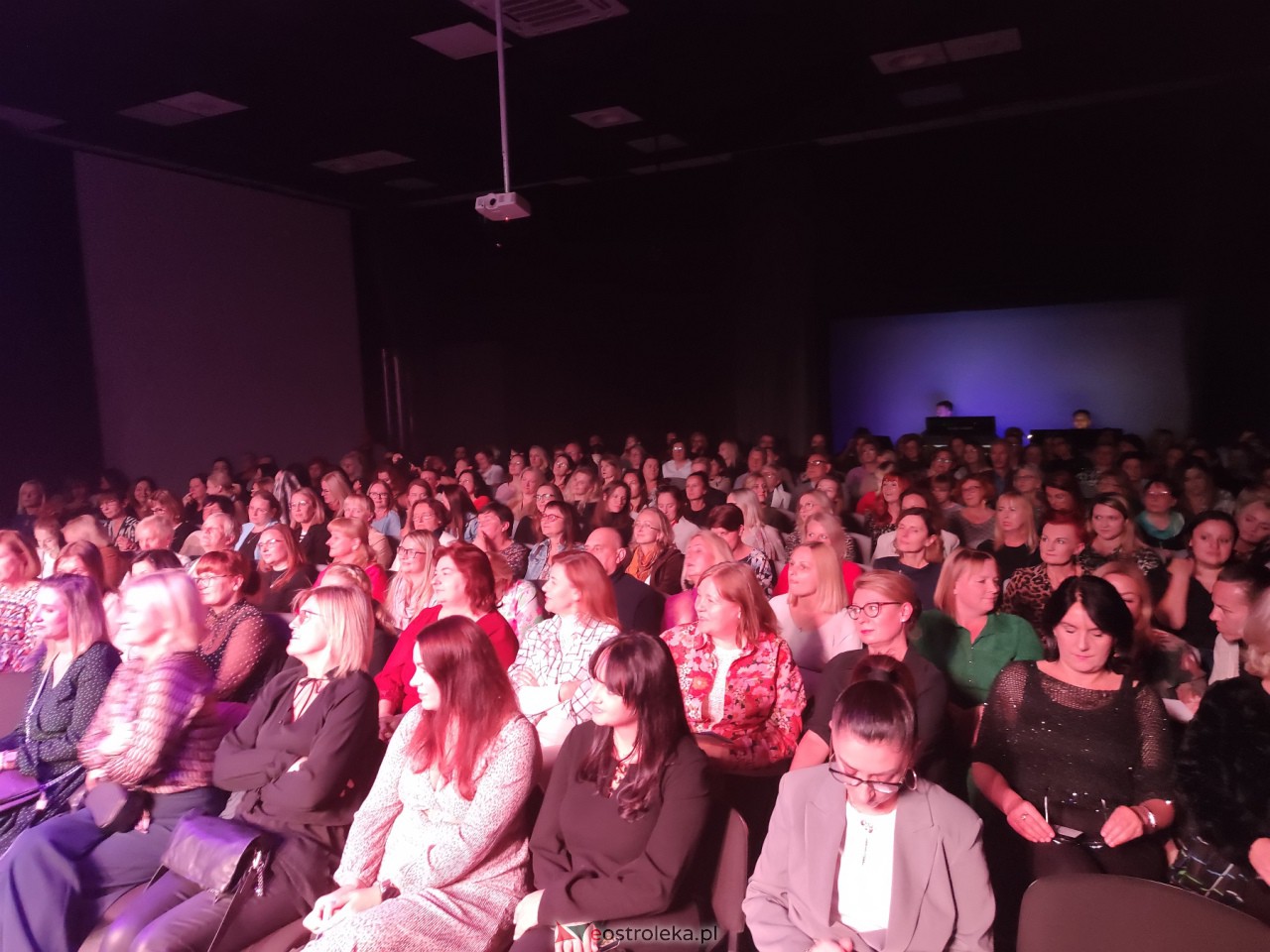 Koncert Anny Wyszkoni w Multimedialnym Centrum Natura [11.10.2023] - zdjęcie #20 - eOstroleka.pl