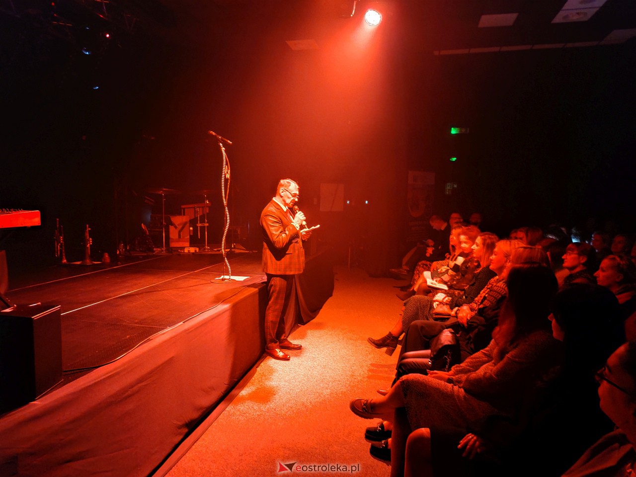 Koncert Anny Wyszkoni w Multimedialnym Centrum Natura [11.10.2023] - zdjęcie #18 - eOstroleka.pl