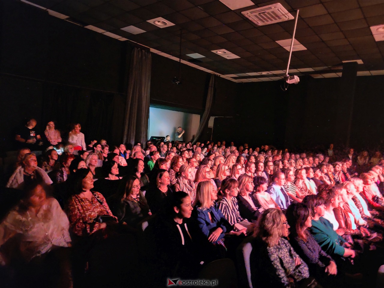 Koncert Anny Wyszkoni w Multimedialnym Centrum Natura [11.10.2023] - zdjęcie #12 - eOstroleka.pl