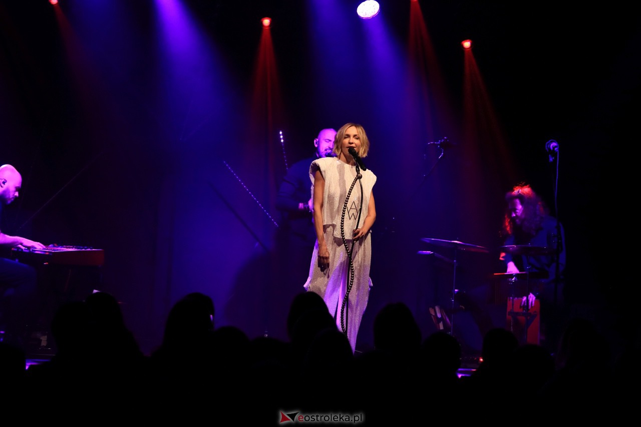 Koncert Anny Wyszkoni w Multimedialnym Centrum Natura [11.10.2023] - zdjęcie #52 - eOstroleka.pl