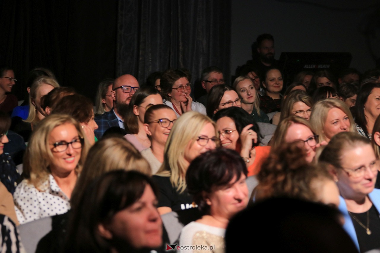 Koncert Anny Wyszkoni w Multimedialnym Centrum Natura [11.10.2023] - zdjęcie #31 - eOstroleka.pl