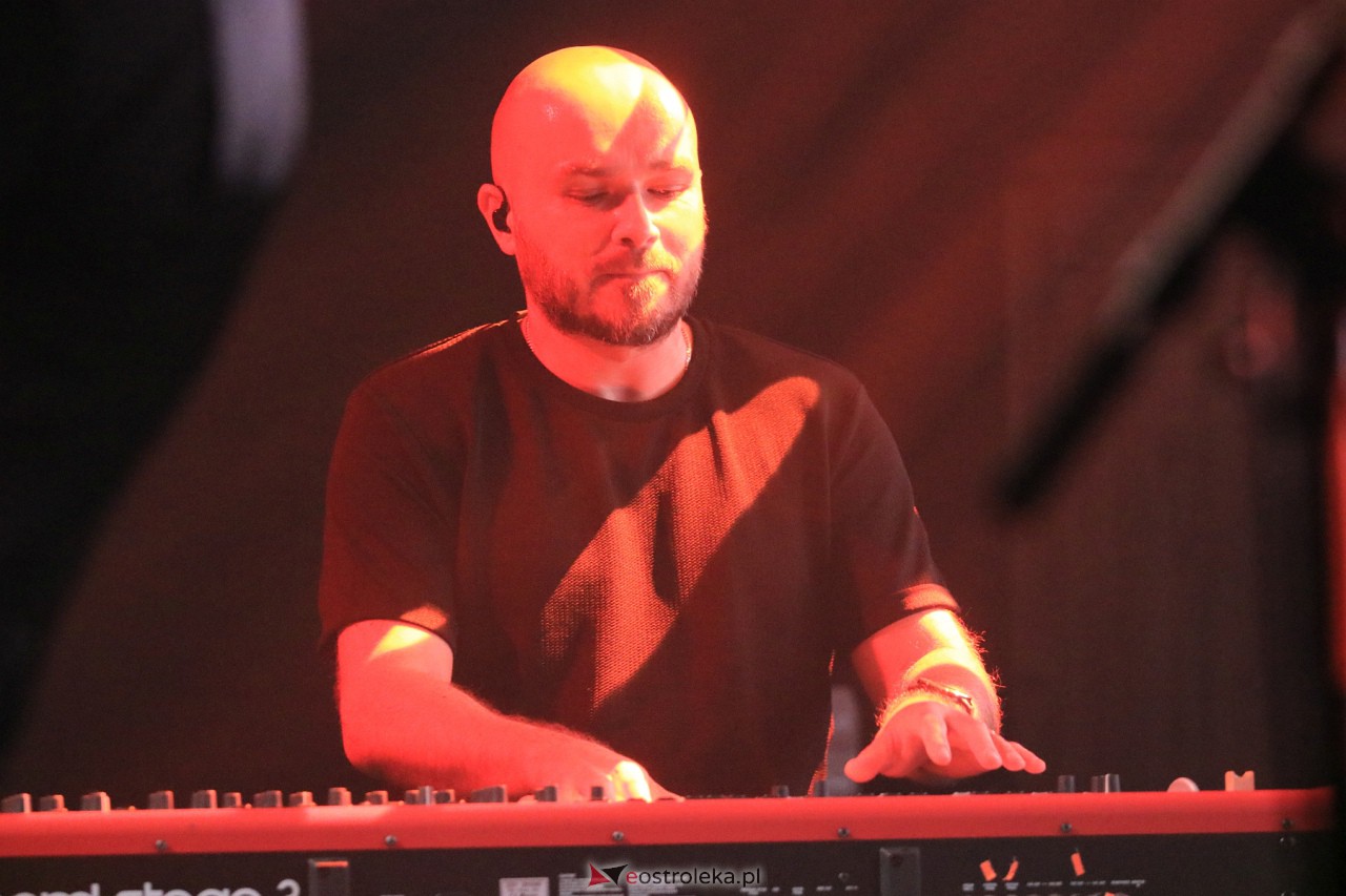 Koncert Anny Wyszkoni w Multimedialnym Centrum Natura [11.10.2023] - zdjęcie #15 - eOstroleka.pl