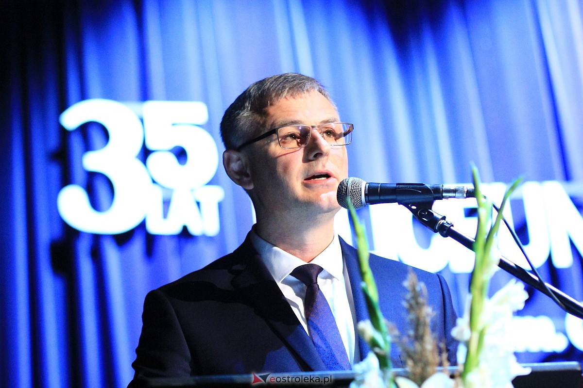 Jubileusz 35-lecia II Liceum Ogólnokształcącego im. Cypriana Kamila Norwida w Ostrołęce [13.10.2023] - zdjęcie #129 - eOstroleka.pl