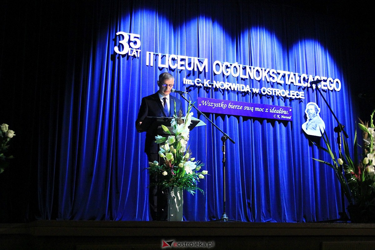 Jubileusz 35-lecia II Liceum Ogólnokształcącego im. Cypriana Kamila Norwida w Ostrołęce [13.10.2023] - zdjęcie #124 - eOstroleka.pl
