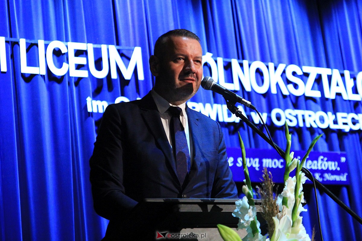 Jubileusz 35-lecia II Liceum Ogólnokształcącego im. Cypriana Kamila Norwida w Ostrołęce [13.10.2023] - zdjęcie #121 - eOstroleka.pl