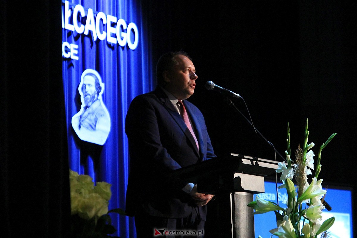 Jubileusz 35-lecia II Liceum Ogólnokształcącego im. Cypriana Kamila Norwida w Ostrołęce [13.10.2023] - zdjęcie #117 - eOstroleka.pl