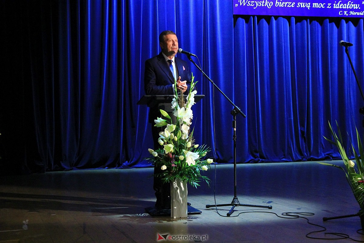 Jubileusz 35-lecia II Liceum Ogólnokształcącego im. Cypriana Kamila Norwida w Ostrołęce [13.10.2023] - zdjęcie #116 - eOstroleka.pl