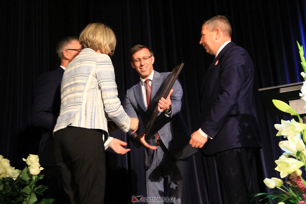 Jubileusz 35-lecia II Liceum Ogólnokształcącego im. Cypriana Kamila Norwida w Ostrołęce [13.10.2023] - zdjęcie #109 - eOstroleka.pl