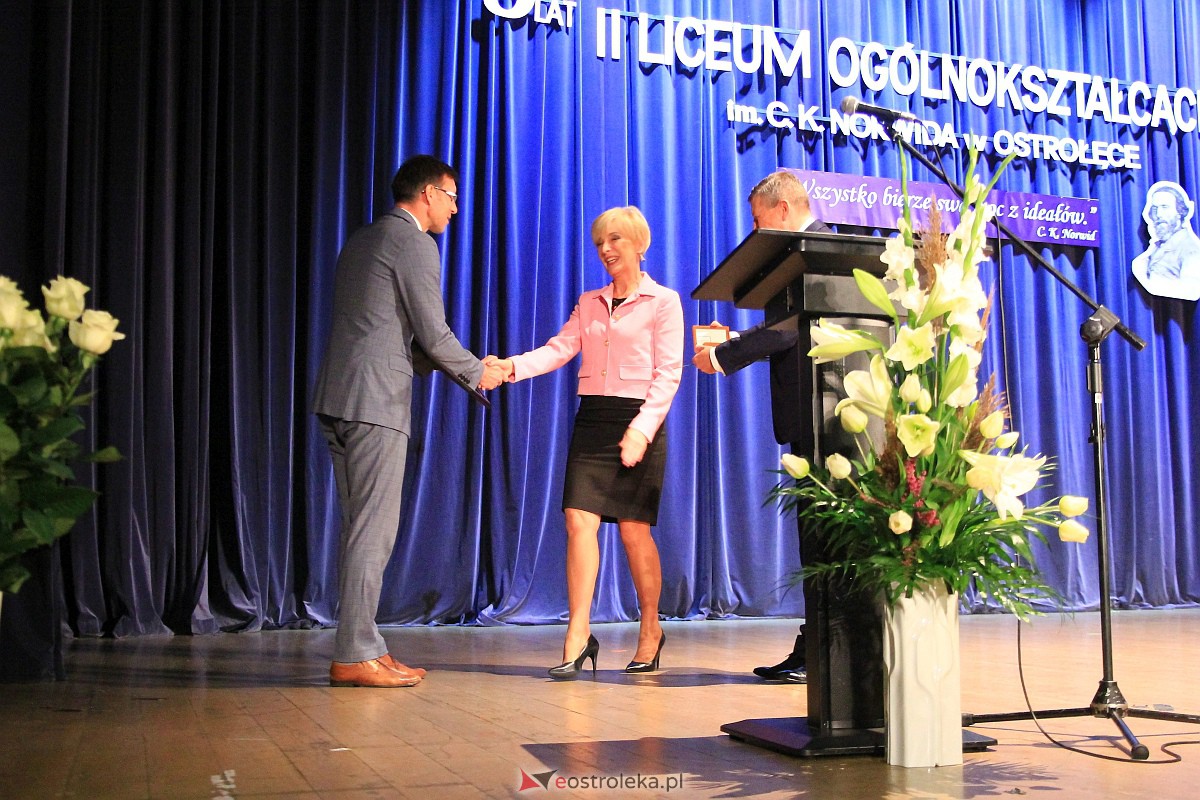 Jubileusz 35-lecia II Liceum Ogólnokształcącego im. Cypriana Kamila Norwida w Ostrołęce [13.10.2023] - zdjęcie #95 - eOstroleka.pl