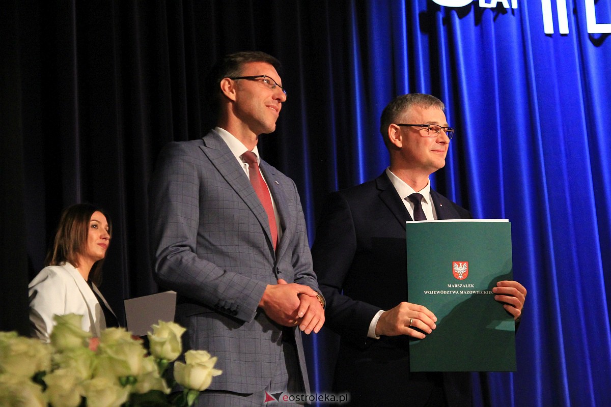 Jubileusz 35-lecia II Liceum Ogólnokształcącego im. Cypriana Kamila Norwida w Ostrołęce [13.10.2023] - zdjęcie #81 - eOstroleka.pl