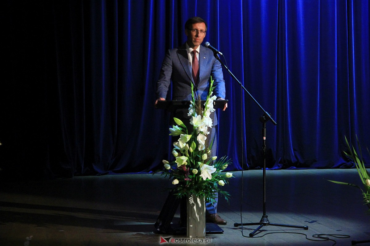 Jubileusz 35-lecia II Liceum Ogólnokształcącego im. Cypriana Kamila Norwida w Ostrołęce [13.10.2023] - zdjęcie #77 - eOstroleka.pl