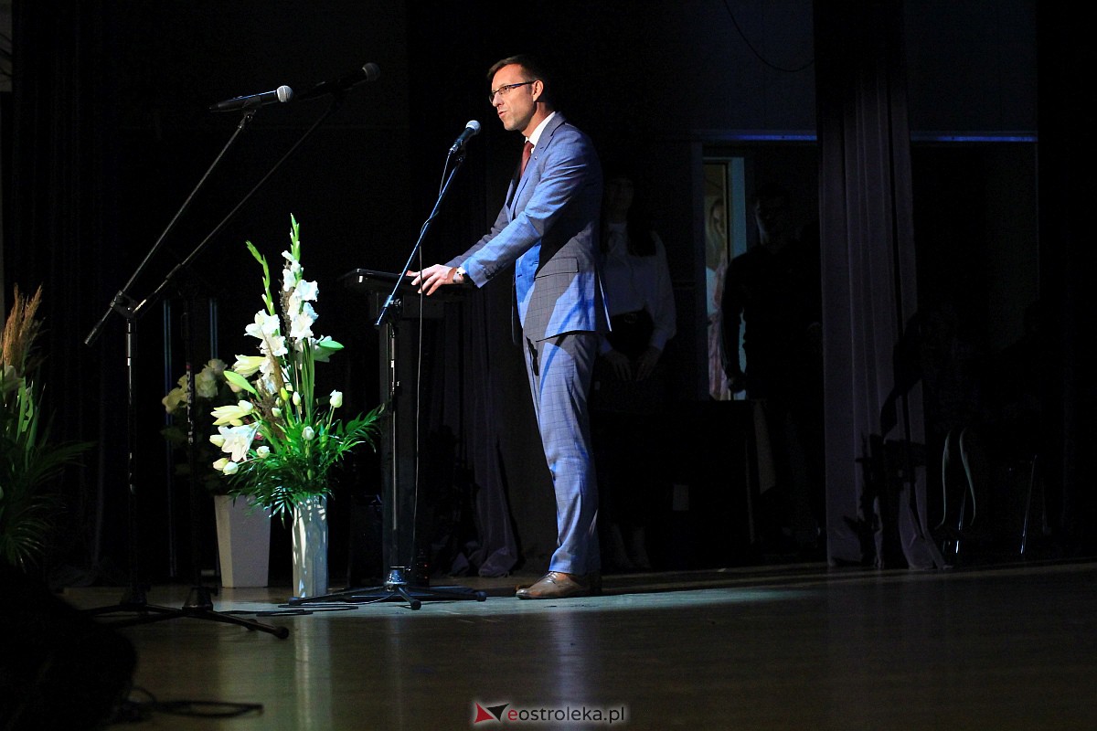 Jubileusz 35-lecia II Liceum Ogólnokształcącego im. Cypriana Kamila Norwida w Ostrołęce [13.10.2023] - zdjęcie #65 - eOstroleka.pl