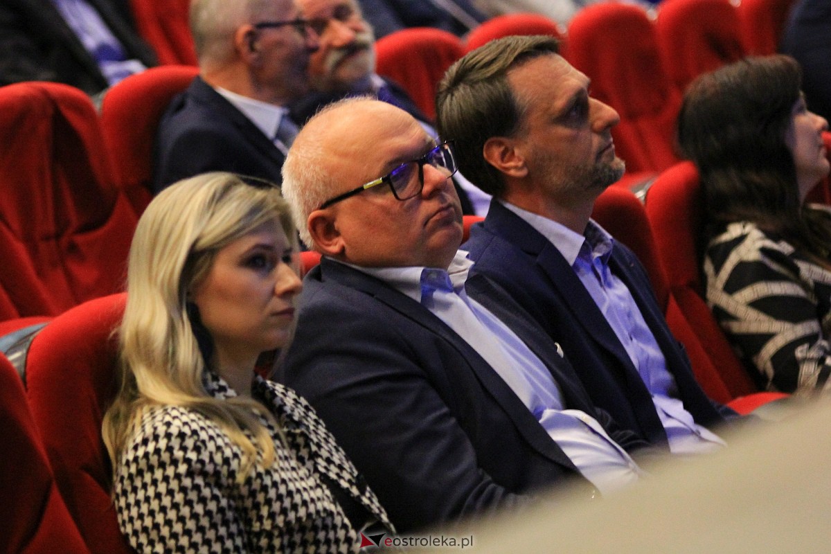 Jubileusz 35-lecia II Liceum Ogólnokształcącego im. Cypriana Kamila Norwida w Ostrołęce [13.10.2023] - zdjęcie #62 - eOstroleka.pl