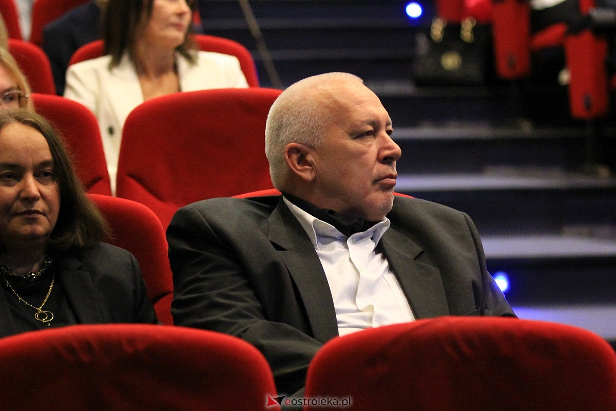 Jubileusz 35-lecia II Liceum Ogólnokształcącego im. Cypriana Kamila Norwida w Ostrołęce [13.10.2023] - zdjęcie #53 - eOstroleka.pl