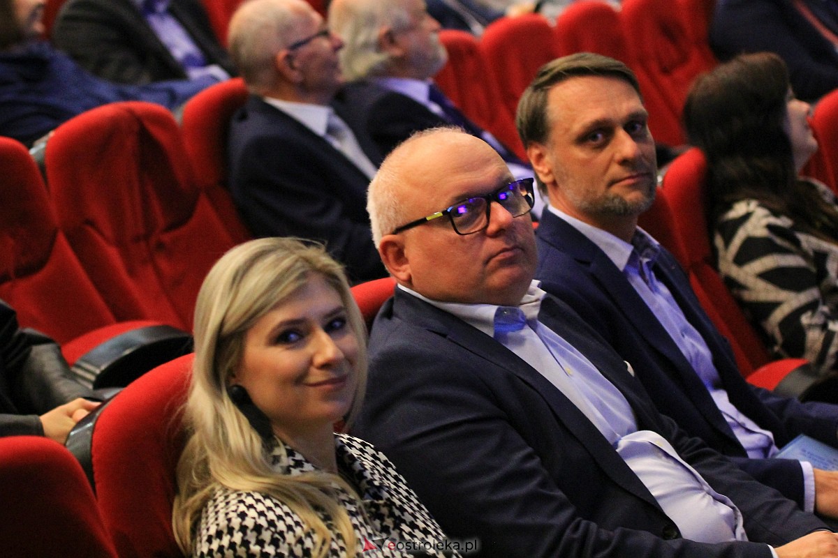 Jubileusz 35-lecia II Liceum Ogólnokształcącego im. Cypriana Kamila Norwida w Ostrołęce [13.10.2023] - zdjęcie #50 - eOstroleka.pl