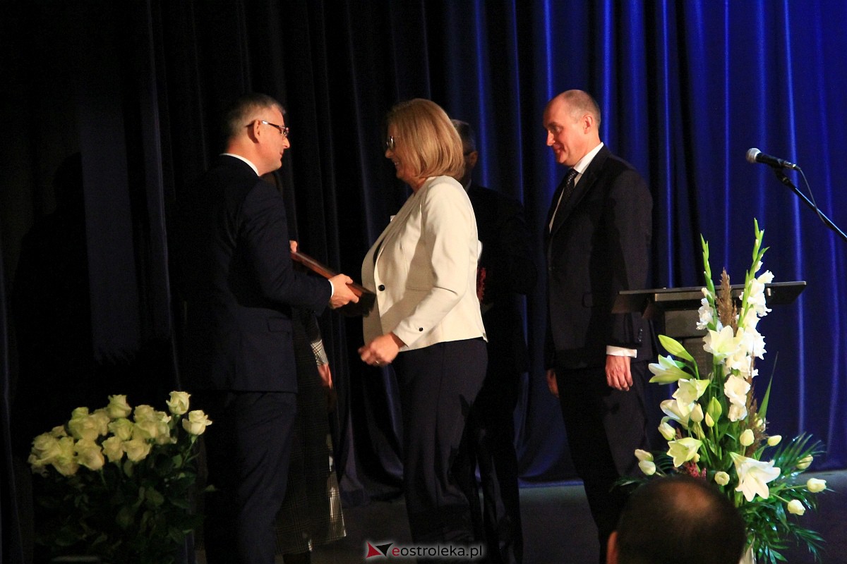 Jubileusz 35-lecia II Liceum Ogólnokształcącego im. Cypriana Kamila Norwida w Ostrołęce [13.10.2023] - zdjęcie #44 - eOstroleka.pl