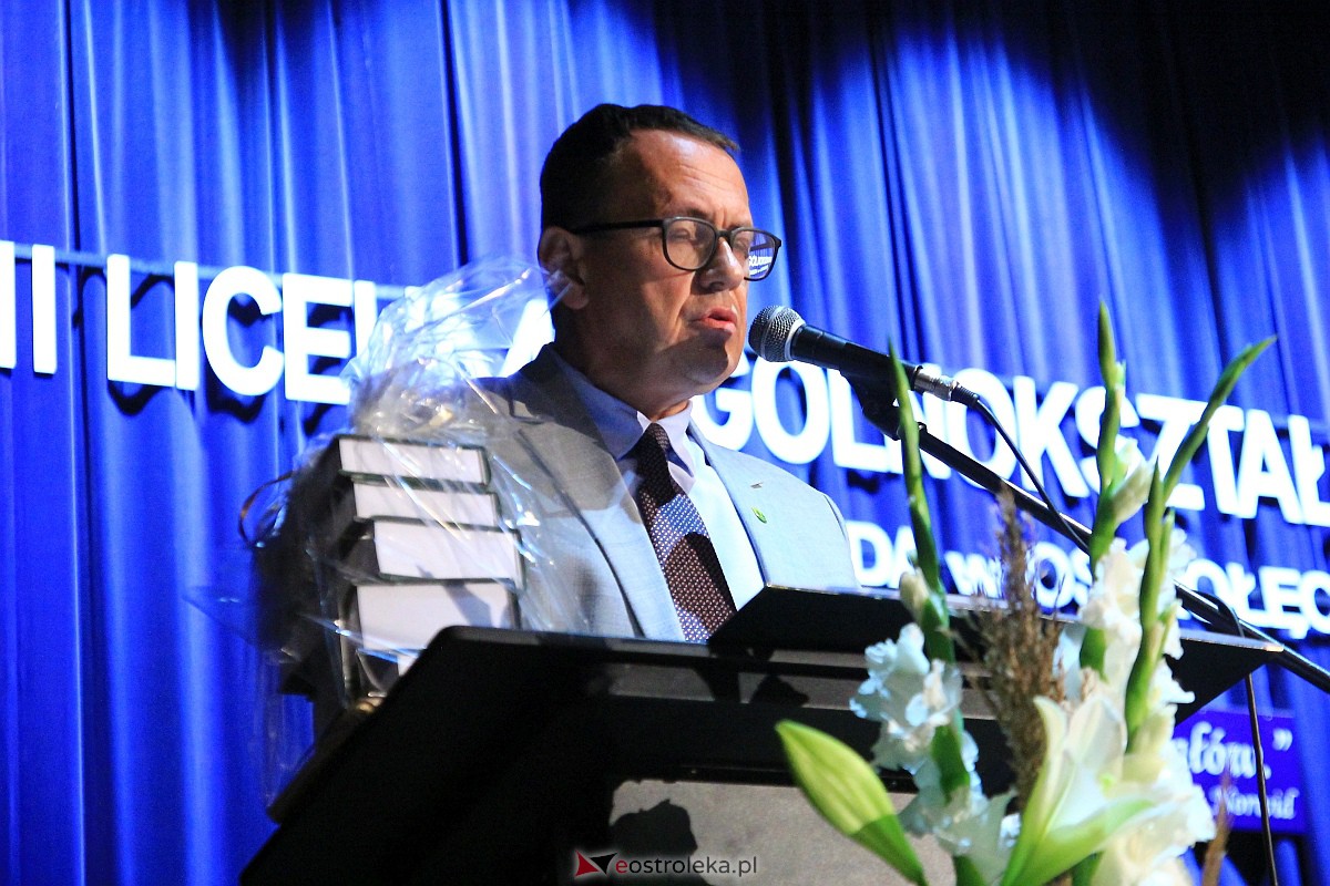 Jubileusz 35-lecia II Liceum Ogólnokształcącego im. Cypriana Kamila Norwida w Ostrołęce [13.10.2023] - zdjęcie #108 - eOstroleka.pl