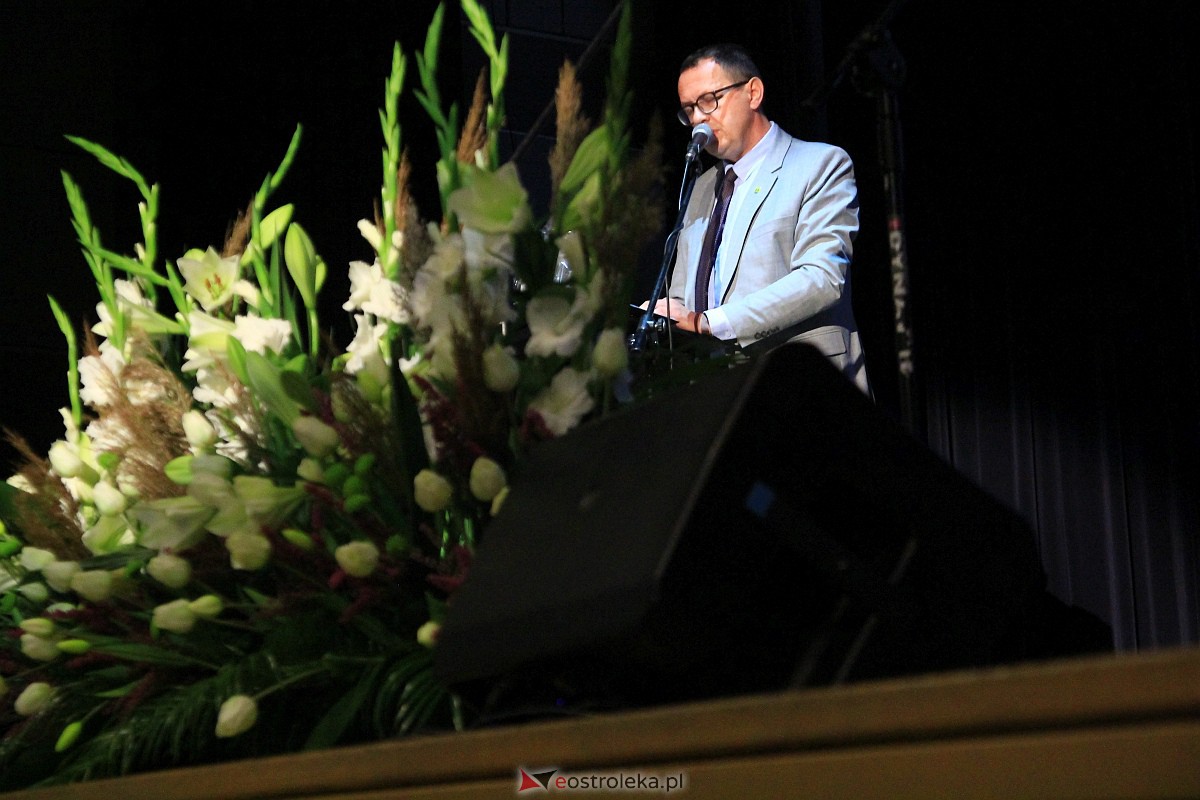 Jubileusz 35-lecia II Liceum Ogólnokształcącego im. Cypriana Kamila Norwida w Ostrołęce [13.10.2023] - zdjęcie #106 - eOstroleka.pl