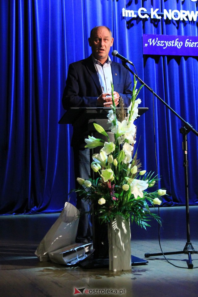 Jubileusz 35-lecia II Liceum Ogólnokształcącego im. Cypriana Kamila Norwida w Ostrołęce [13.10.2023] - zdjęcie #84 - eOstroleka.pl