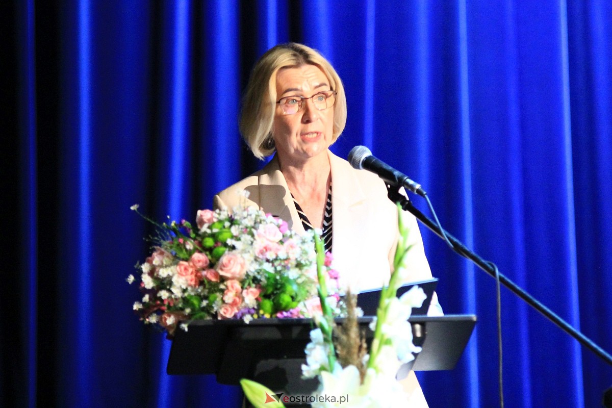 Jubileusz 35-lecia II Liceum Ogólnokształcącego im. Cypriana Kamila Norwida w Ostrołęce [13.10.2023] - zdjęcie #82 - eOstroleka.pl