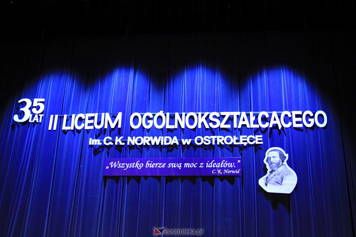 Jubileusz 35-lecia II Liceum Ogólnokształcącego im. Cypriana Kamila Norwida w Ostrołęce [13.10.2023] - zdjęcie #23 - eOstroleka.pl