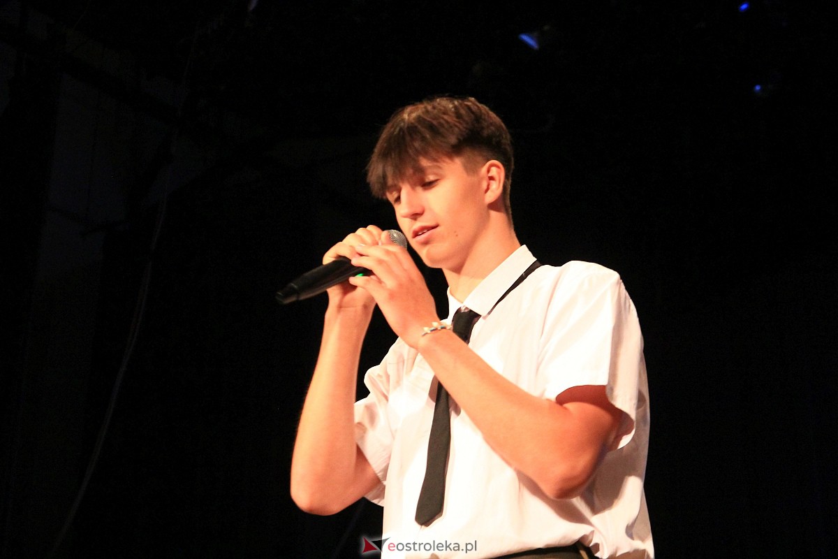 Jubileusz 35-lecia II Liceum Ogólnokształcącego im. Cypriana Kamila Norwida w Ostrołęce [13.10.2023] - zdjęcie #55 - eOstroleka.pl