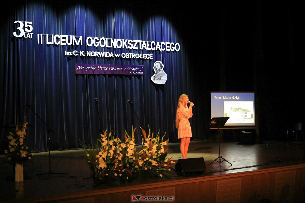 Jubileusz 35-lecia II Liceum Ogólnokształcącego im. Cypriana Kamila Norwida w Ostrołęce [13.10.2023] - zdjęcie #24 - eOstroleka.pl
