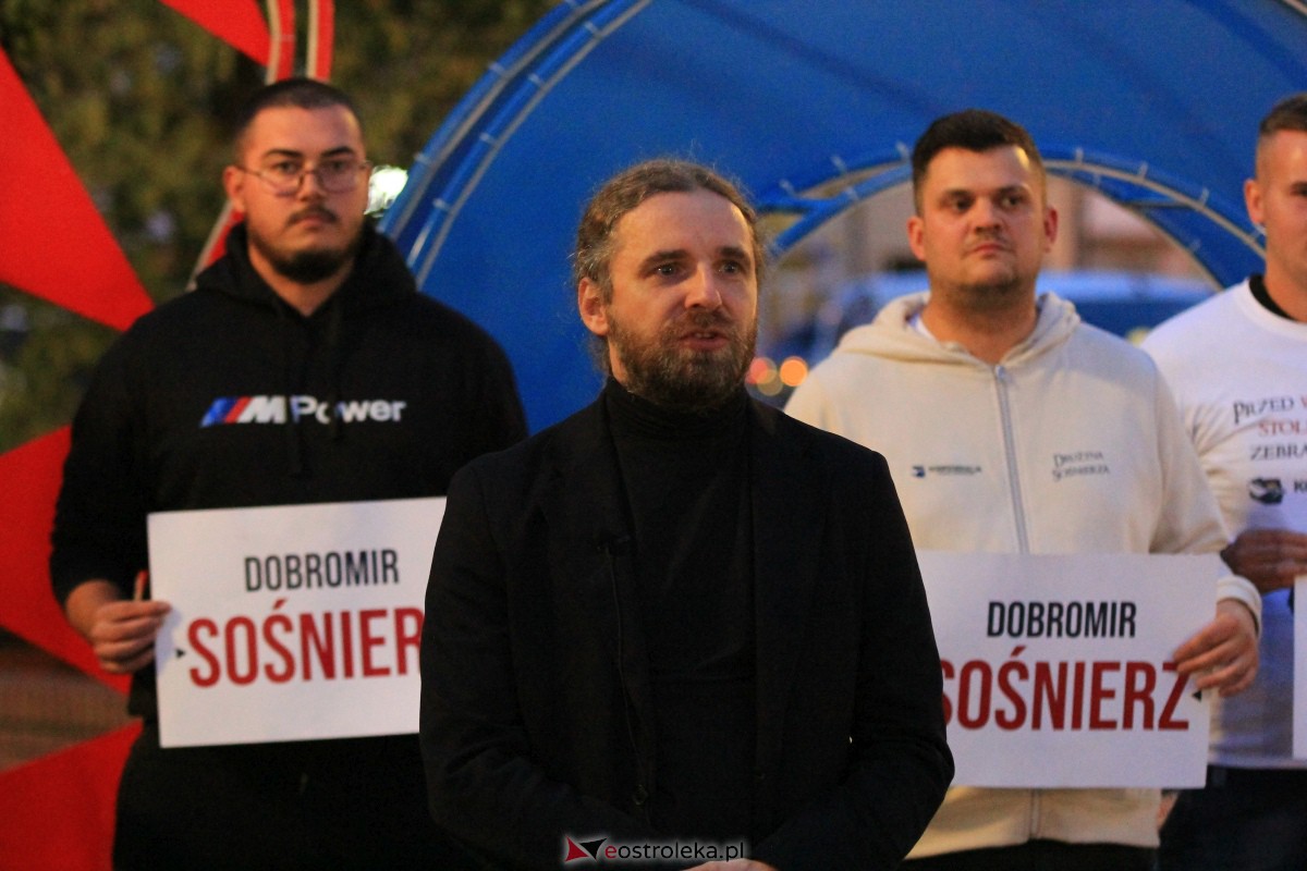Konferencja prasowa Dobromira Sośnierza w Ostrołęce [13.10.2023] - zdjęcie #20 - eOstroleka.pl