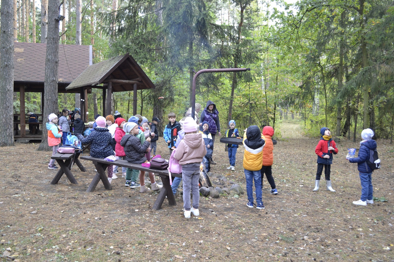 Leśna przygoda uczniów SP 10 [11.10.2023] - zdjęcie #9 - eOstroleka.pl