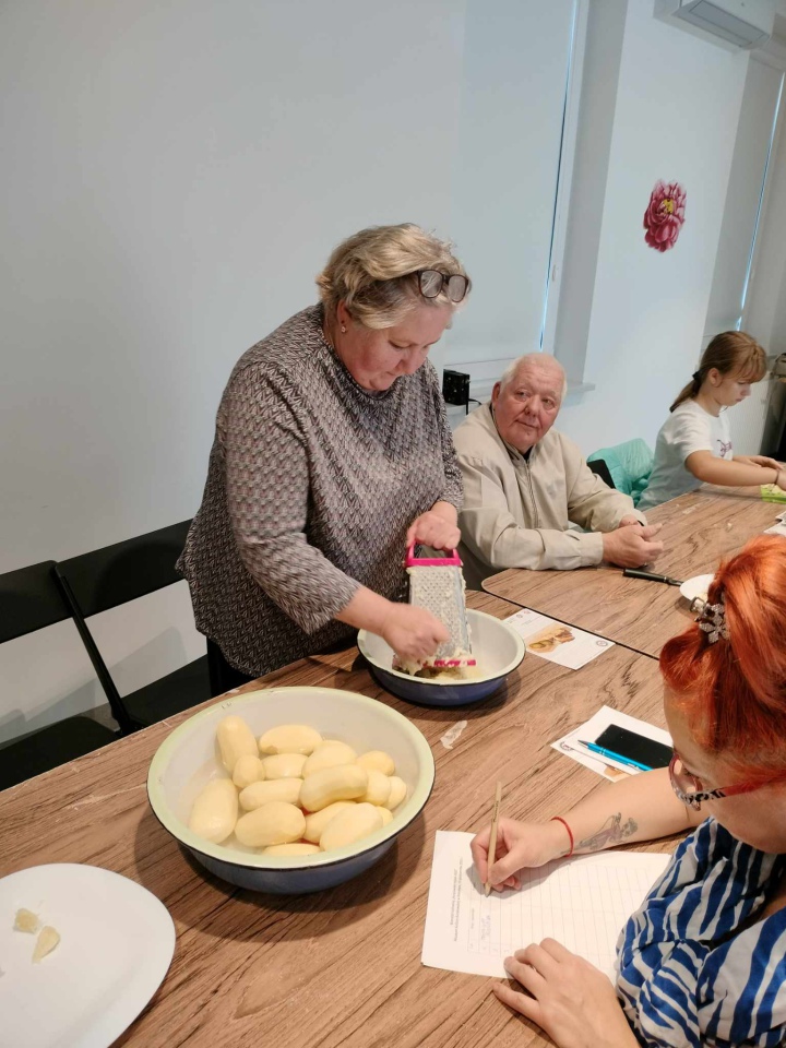 Regionalne smaki w Muzeum Kultury Kurpiowskiej [15.10.2023] - zdjęcie #20 - eOstroleka.pl