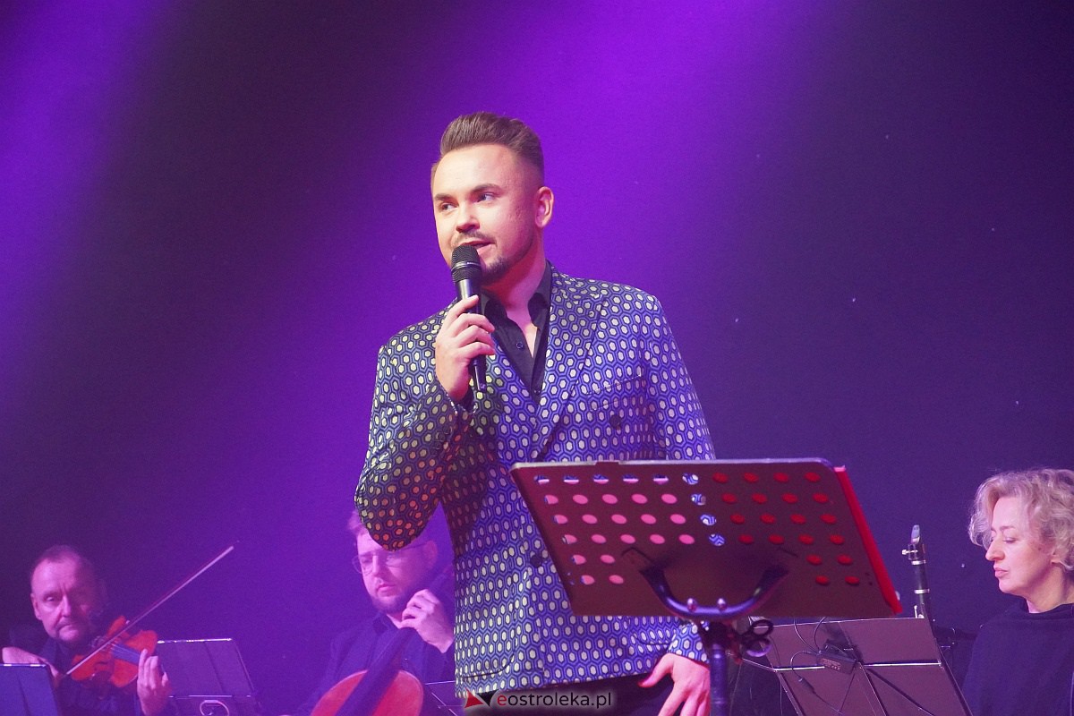 Dzień Nauczyciela w Ostrołęce. Wyróżnienia i koncert Najpiękniejsze melodie świata[16.10.2023] - zdjęcie #14 - eOstroleka.pl