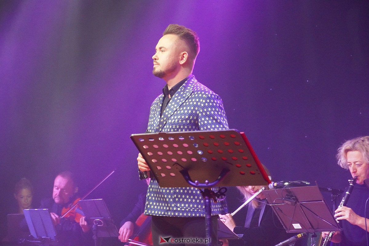 Dzień Nauczyciela w Ostrołęce. Wyróżnienia i koncert Najpiękniejsze melodie świata[16.10.2023] - zdjęcie #5 - eOstroleka.pl