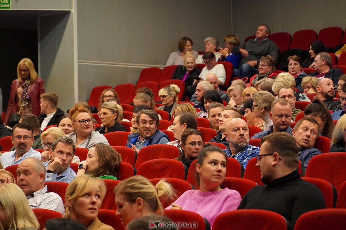 La Bombe - spektakl w Ostrołeckim Centrum Kultury [16.10.2023] - zdjęcie #27 - eOstroleka.pl