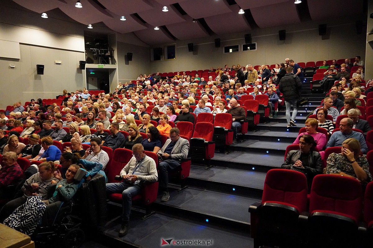 La Bombe - spektakl w Ostrołeckim Centrum Kultury [16.10.2023] - zdjęcie #23 - eOstroleka.pl