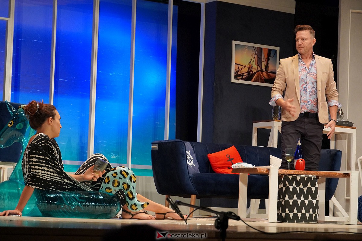 La Bombe - spektakl w Ostrołeckim Centrum Kultury [16.10.2023] - zdjęcie #10 - eOstroleka.pl