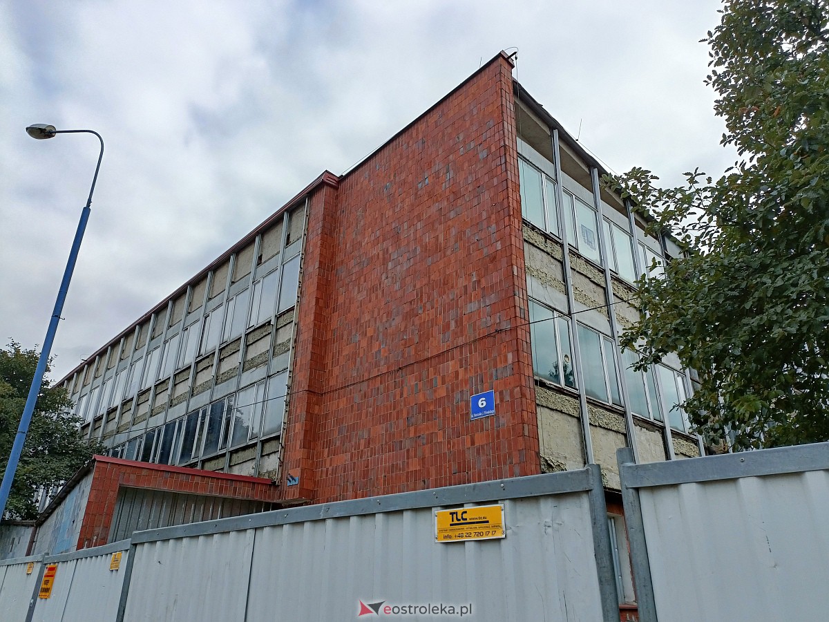 Smutne pożegnanie z pływalnią Piłsudskiego [18.10.2023] - zdjęcie #1 - eOstroleka.pl