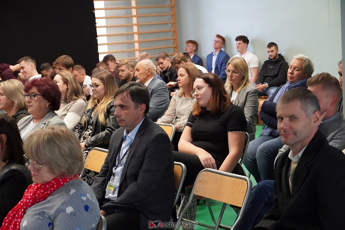 70. rocznica śmierci patrona Zespołu Szkół Zawodowych Nr 1 im. Józefa Psarskiego w Ostrołęce [18.10.2023] - zdjęcie #57 - eOstroleka.pl