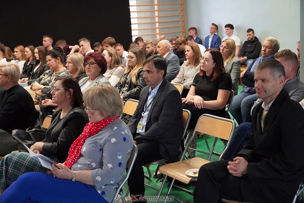 70. rocznica śmierci patrona Zespołu Szkół Zawodowych Nr 1 im. Józefa Psarskiego w Ostrołęce [18.10.2023] - zdjęcie #56 - eOstroleka.pl
