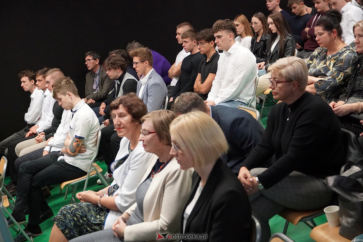 70. rocznica śmierci patrona Zespołu Szkół Zawodowych Nr 1 im. Józefa Psarskiego w Ostrołęce [18.10.2023] - zdjęcie #52 - eOstroleka.pl