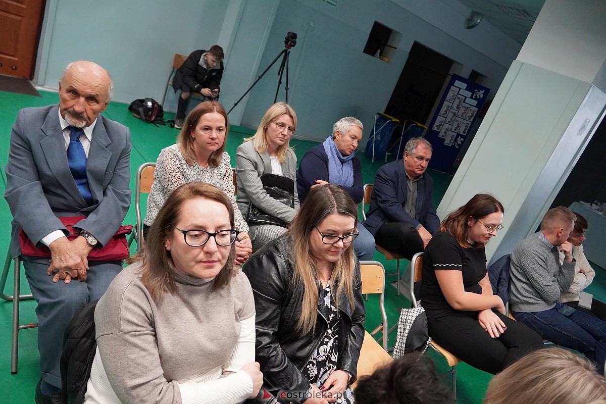 70. rocznica śmierci patrona Zespołu Szkół Zawodowych Nr 1 im. Józefa Psarskiego w Ostrołęce [18.10.2023] - zdjęcie #49 - eOstroleka.pl