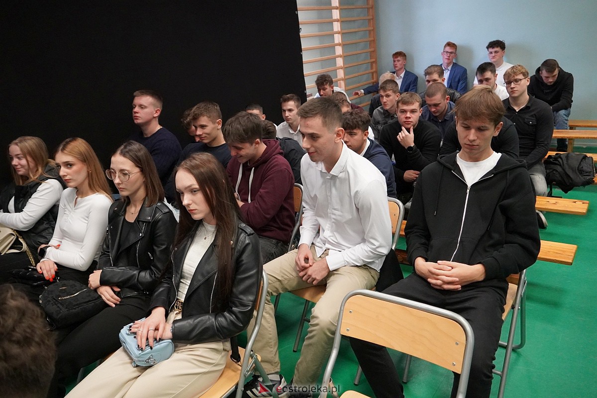 70. rocznica śmierci patrona Zespołu Szkół Zawodowych Nr 1 im. Józefa Psarskiego w Ostrołęce [18.10.2023] - zdjęcie #48 - eOstroleka.pl