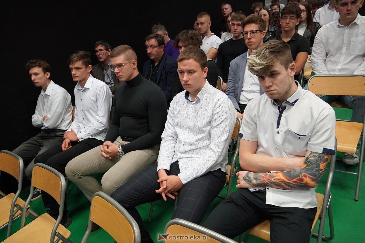 70. rocznica śmierci patrona Zespołu Szkół Zawodowych Nr 1 im. Józefa Psarskiego w Ostrołęce [18.10.2023] - zdjęcie #45 - eOstroleka.pl