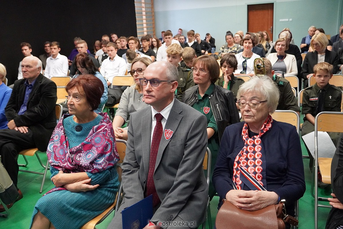 70. rocznica śmierci patrona Zespołu Szkół Zawodowych Nr 1 im. Józefa Psarskiego w Ostrołęce [18.10.2023] - zdjęcie #39 - eOstroleka.pl