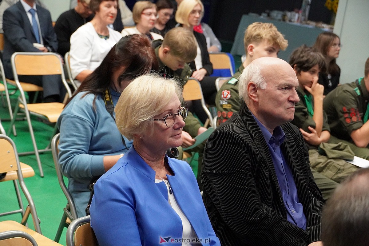 70. rocznica śmierci patrona Zespołu Szkół Zawodowych Nr 1 im. Józefa Psarskiego w Ostrołęce [18.10.2023] - zdjęcie #36 - eOstroleka.pl