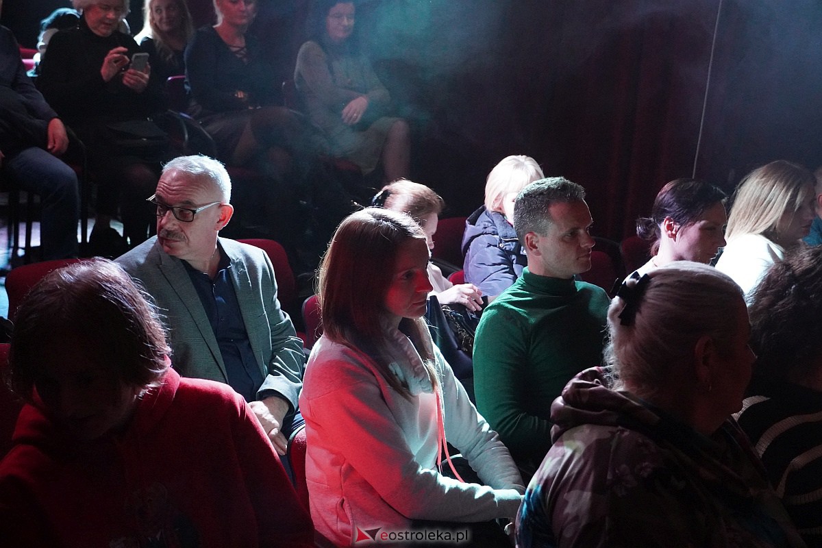 Kartoteka w wykonaniu starszaków z Ostrołęckiej Sceny Autorskiej [20.10.2023] - zdjęcie #22 - eOstroleka.pl
