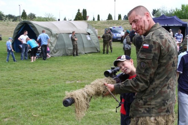 Militarny festyn na plaży (28.05.2011) - zdjęcie #15 - eOstroleka.pl