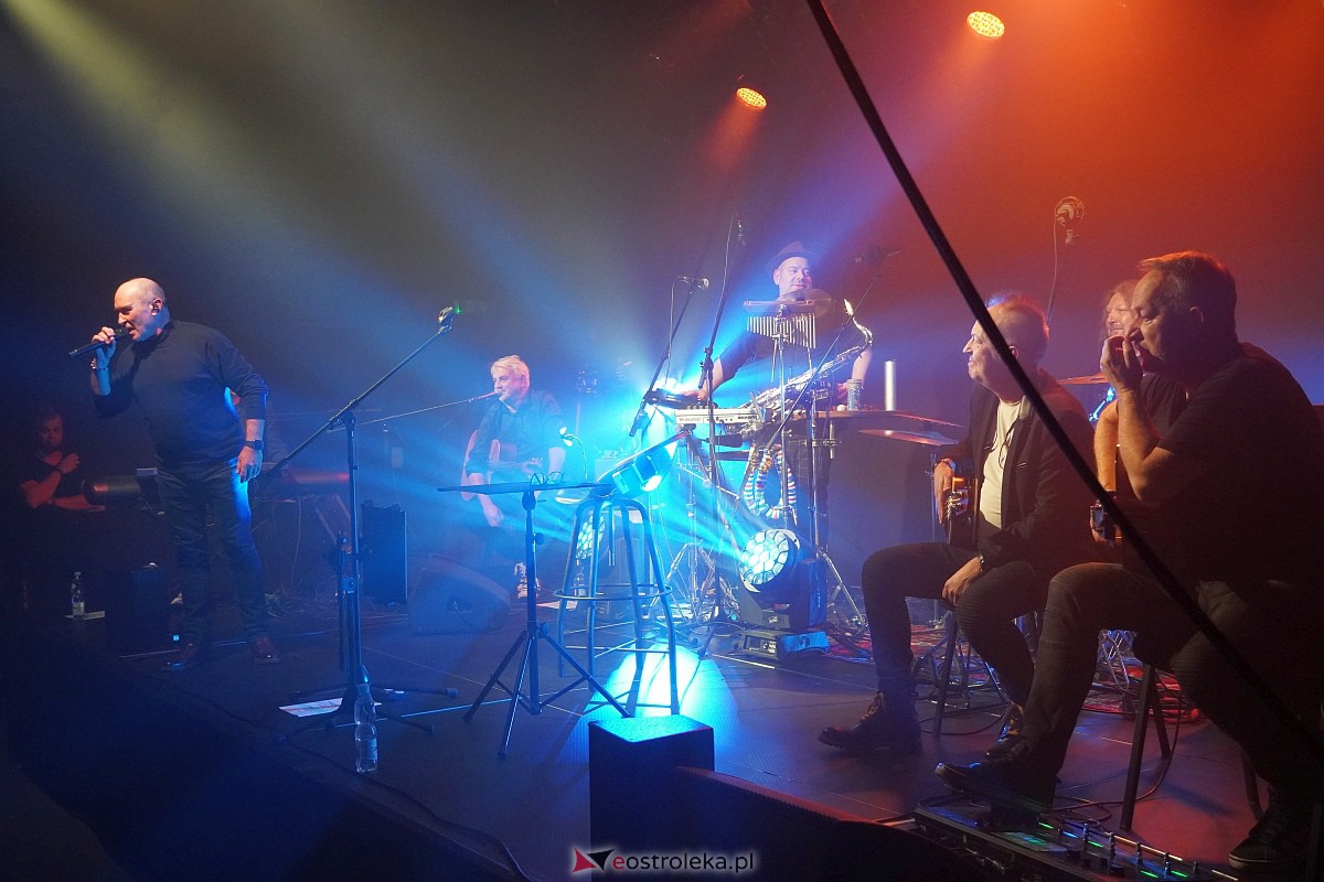 Koncert zespołu De Mono [21.10.2023] - zdjęcie #40 - eOstroleka.pl