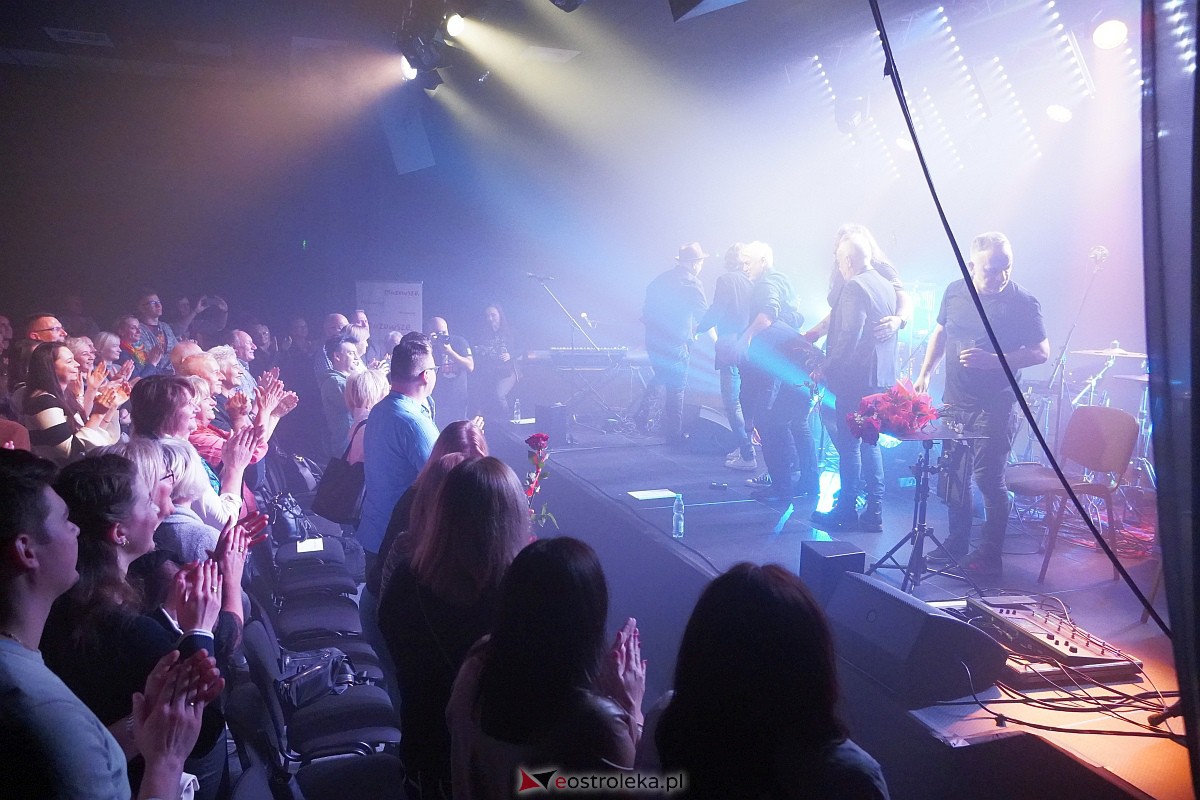 Koncert zespołu De Mono [21.10.2023] - zdjęcie #8 - eOstroleka.pl