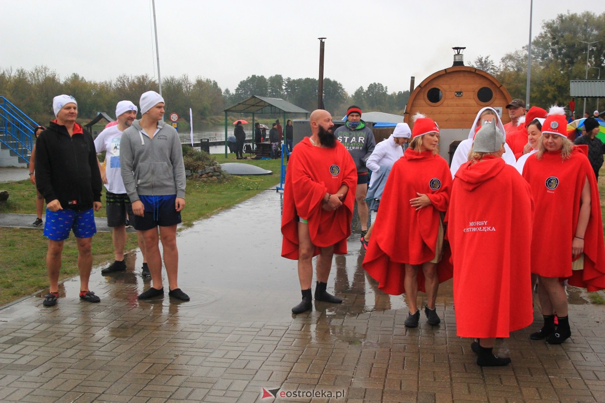 Rozpoczęcie sezonu na morsowanie w Ostrołęce [22.10.2023] - zdjęcie #92 - eOstroleka.pl