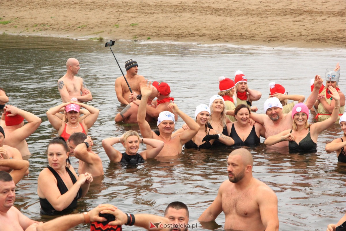 Rozpoczęcie sezonu na morsowanie w Ostrołęce [22.10.2023] - zdjęcie #61 - eOstroleka.pl